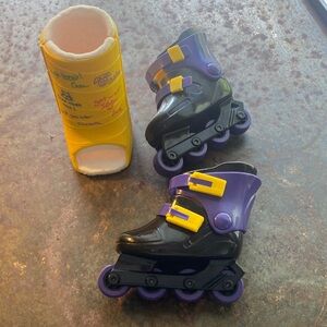 American Girl Replacement Lot- In-line Rollerblades and Yellow Leg Cast. Y2K VTG